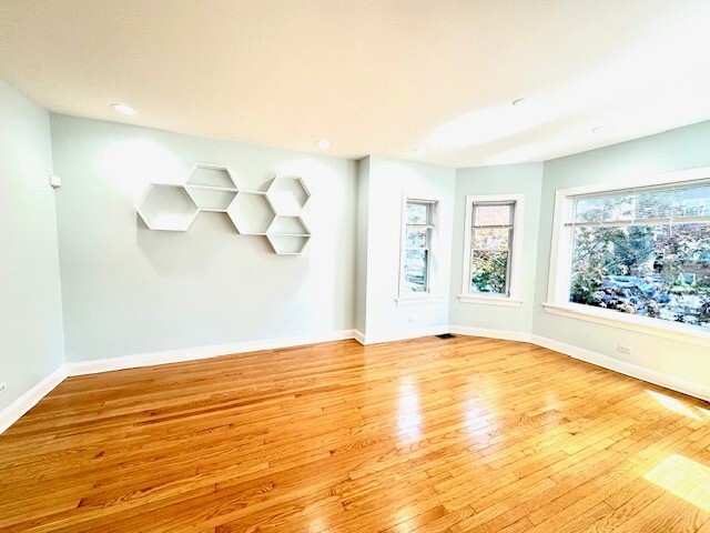 Photo - 5618 N Artesian Ave Unit 1