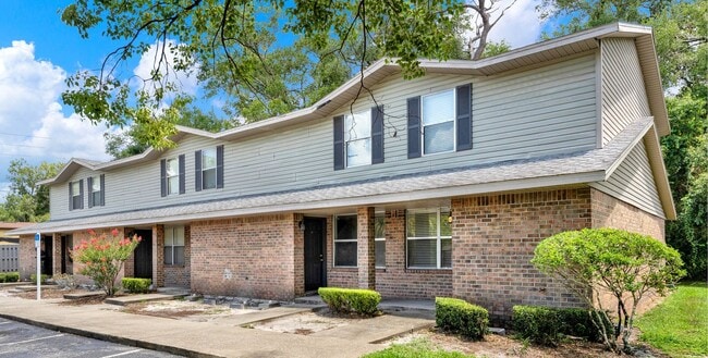 Building Photo - ****Beautiful 2 Bedroom 1.5 Bath in Orange... Unit 215-C Rental