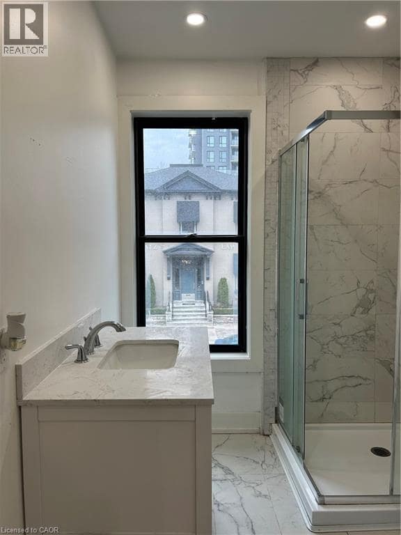 Photo - 13 Hess St S