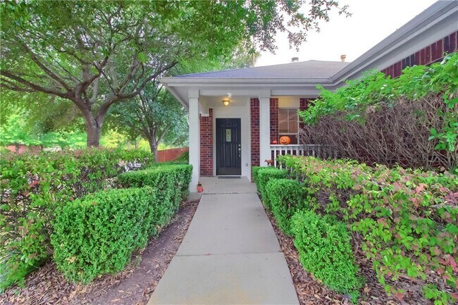 Photo - 1100 Emmitt Run