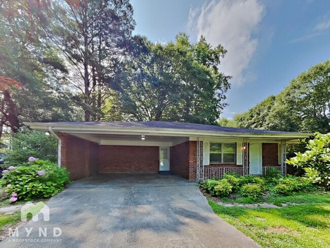 Photo - 626 Emerald Dr House