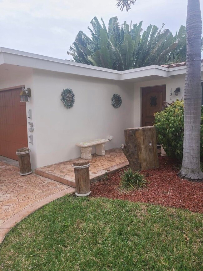 Photo - 131 SE 13th St Casa