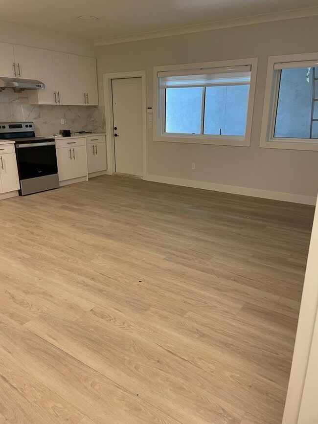 Photo - 15655-1577B 77B Ave