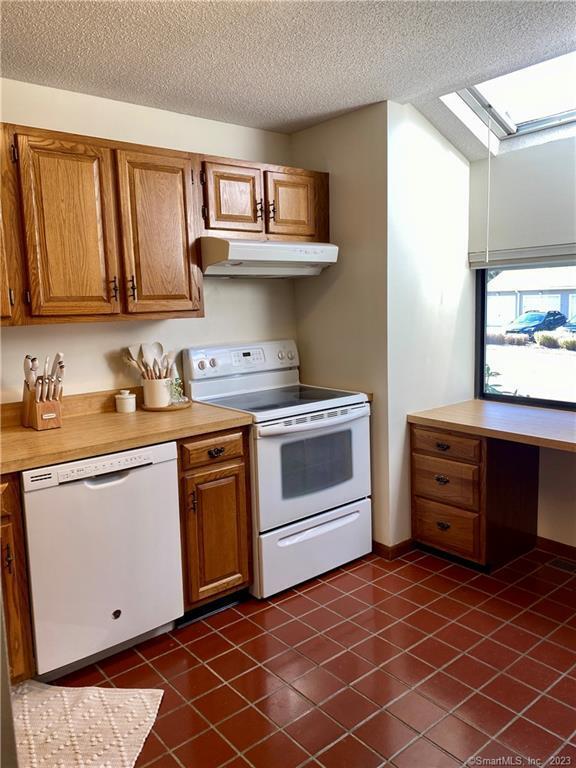 Photo - 10 Wiggins Farm Dr Unit E