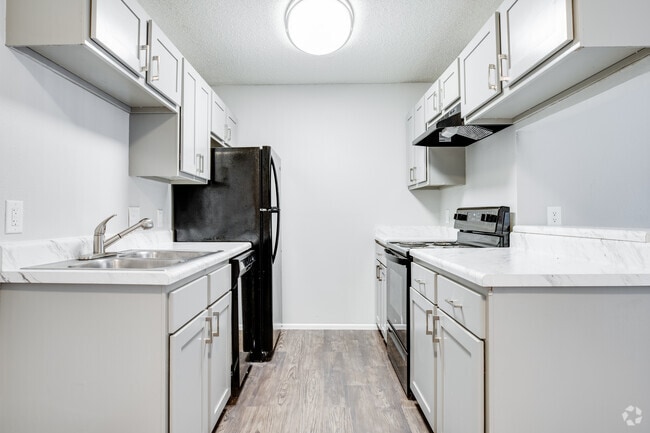 1BR, 1BA - 466SF