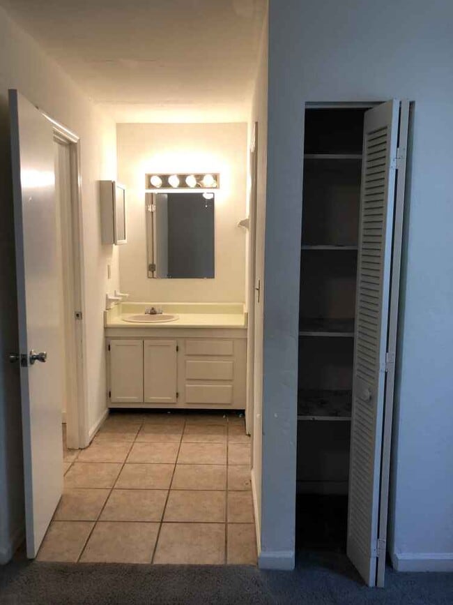 Oakcrest Apartments