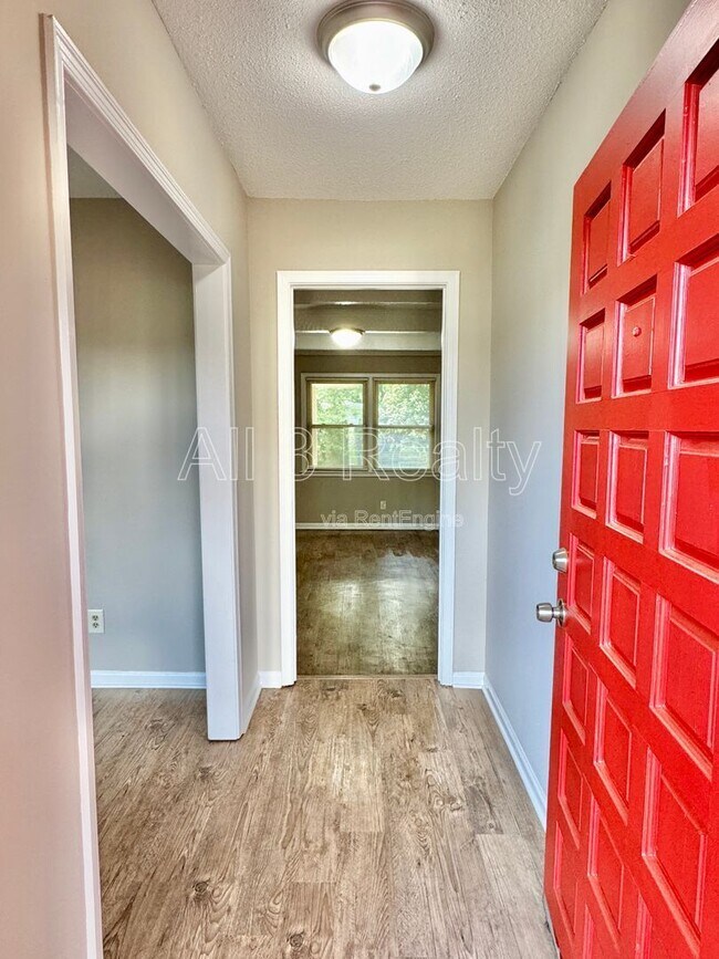 Photo - 329 Northwestern Rd