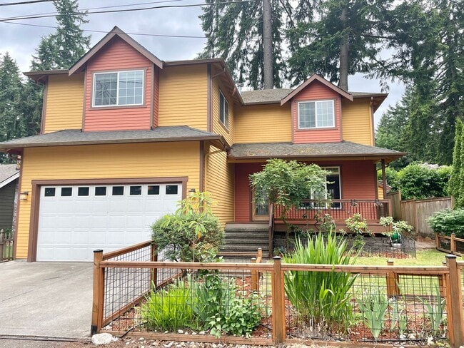 4 Bedroom Shoreline Home... - 4 Bedroom Shoreline Home...