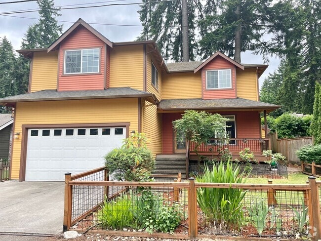 Building Photo - 4 Bedroom Shoreline Home...