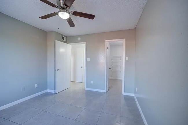 Photo - Step Into Style – Upscale Living Starts Now! Unidad AFS