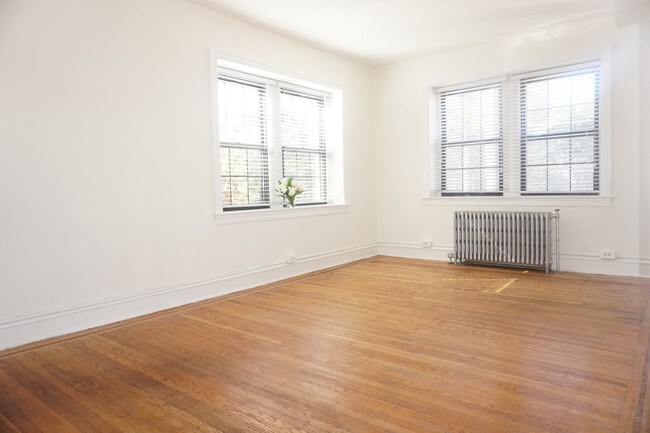 Photo - Stratford Court Apartments