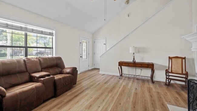 Photo - 1017 S Hills Dr