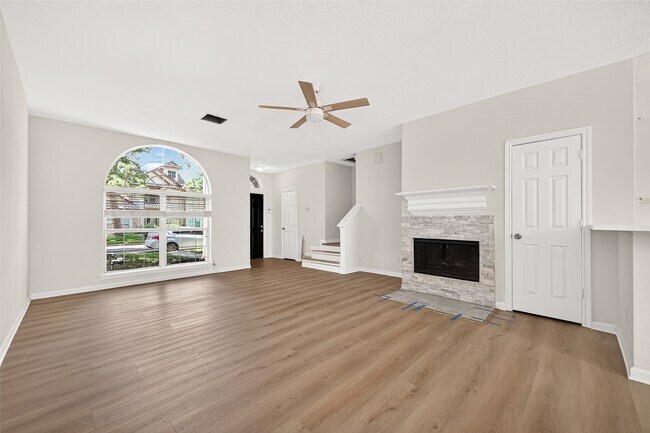 Photo - 4719 Cashel Cir Unidad B