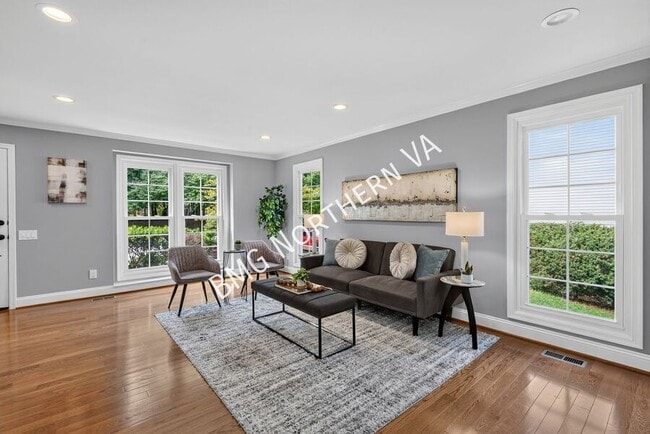 Photo - 43790 Laburnum Square