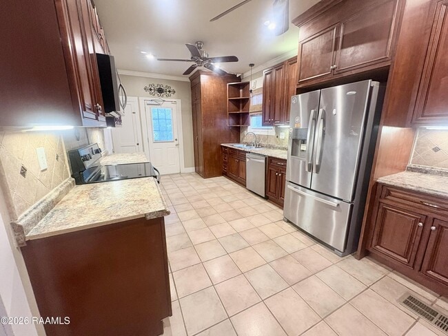 150 Clark Ct