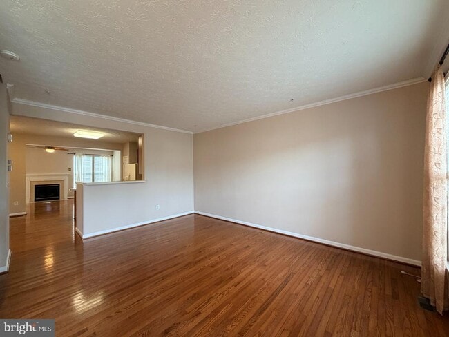 2805 Settlers View Dr