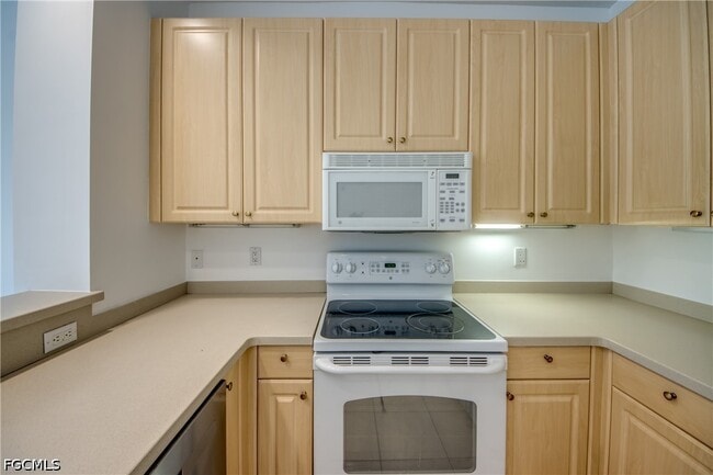 Photo - 15250 Riverbend Blvd Unit 204