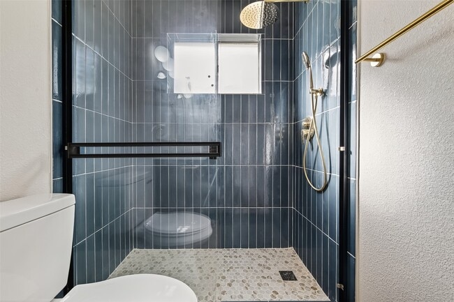 Photo - 5530 Oak Falls Dr