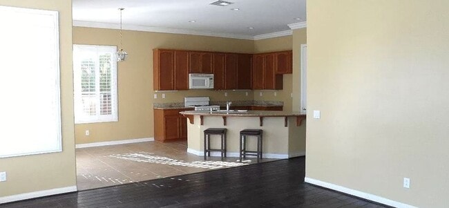 Photo - Lovely 5 Bed/3 Bath Home At Chapman Heights Community!