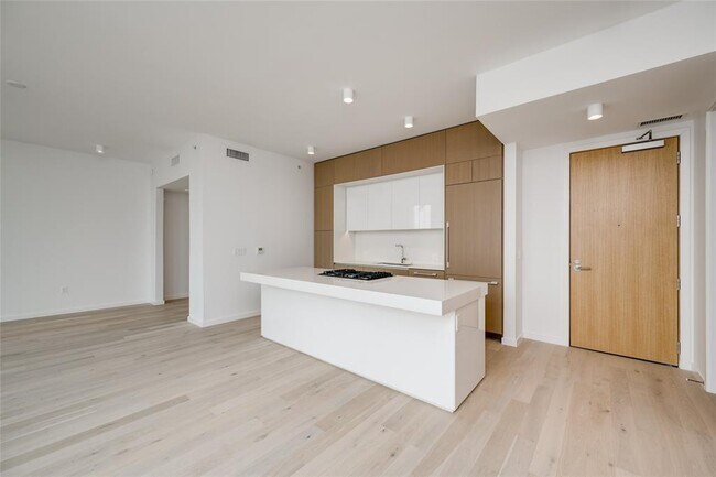 Photo - 313 W 17th St Unit 1806