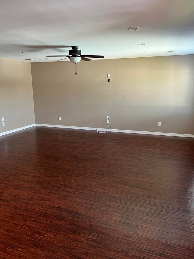 Photo - 1309 Airport Dr