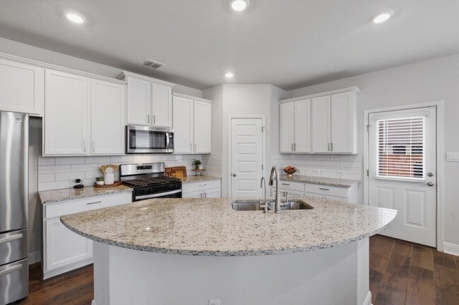 Photo - 8439 Knapp Rise