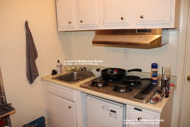 Photo - 254 Newbury St