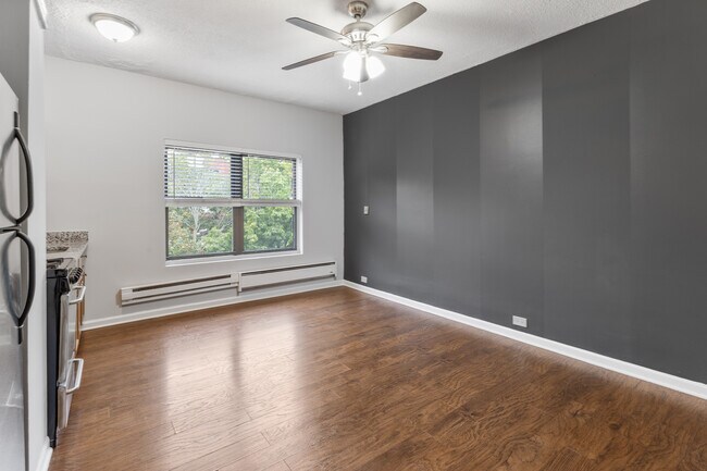 Photo - 4555 Malden St Unidad 303