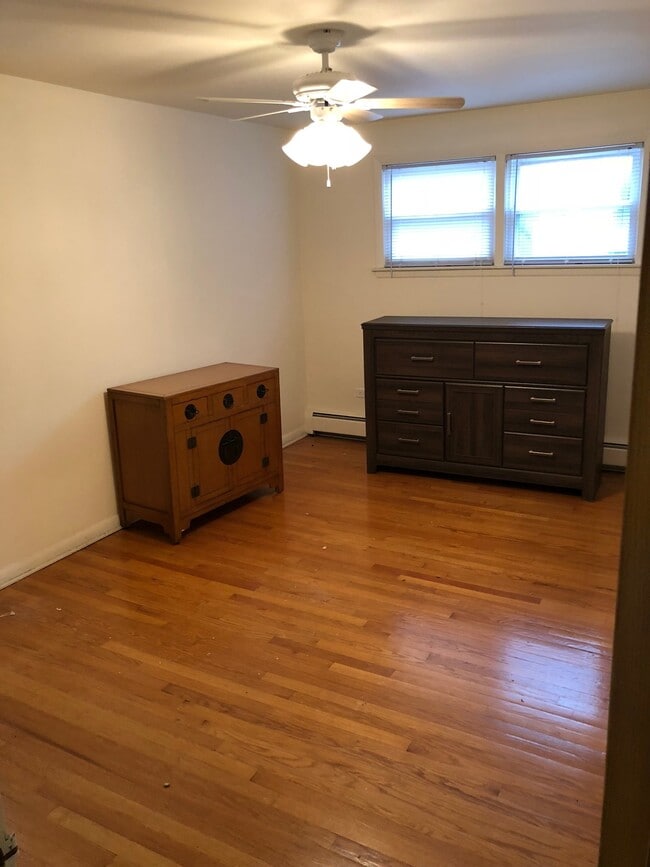 Photo - 8903 Lamon Ave