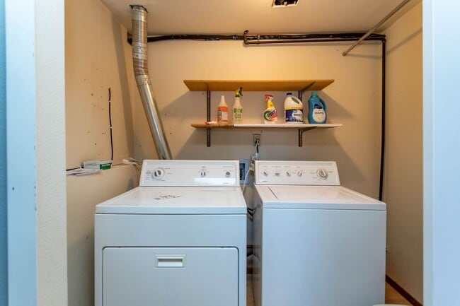 Photo - Lovely Bi-Level Home!