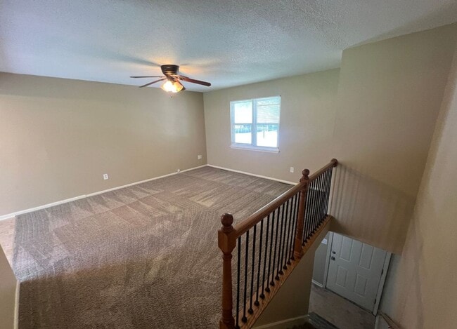 Photo - Spacious Split Level Duplex in Lee’s Summit!