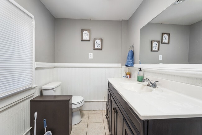 Photo - 546 Marshall Ave SW Unit 2