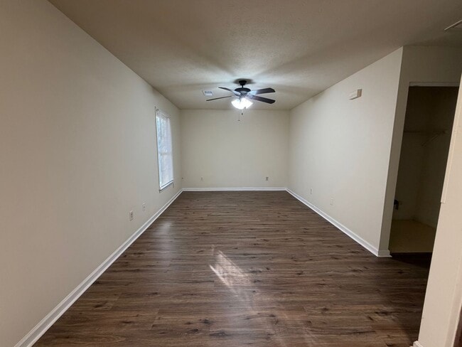 Photo - 1337 Kent Dr