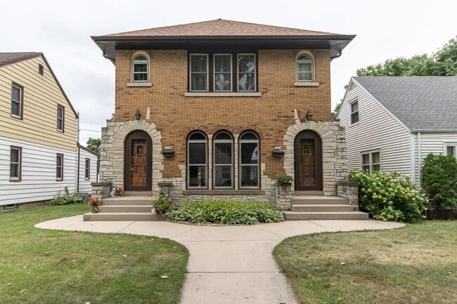 Photo - 3307 S Springfield Ave