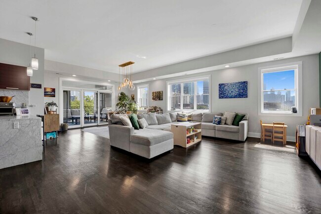 Photo - 340 W Evergreen Ave Unit 340 W Evergreen Ave #6E