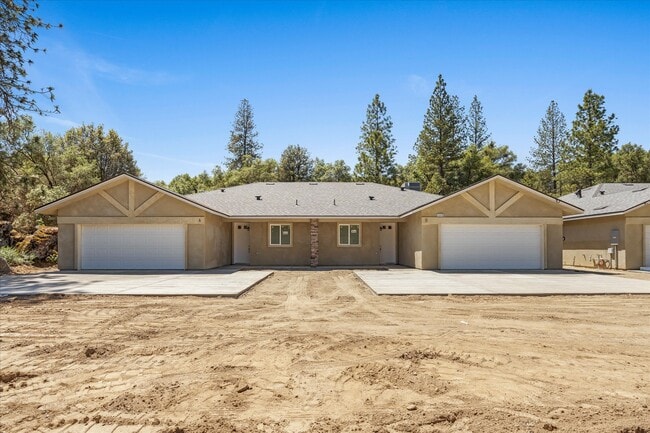 Building Photo - 40500 Bollinger Pl Unit A or B Rental