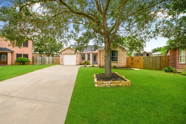 Photo - 5519 Rio Sabinas St