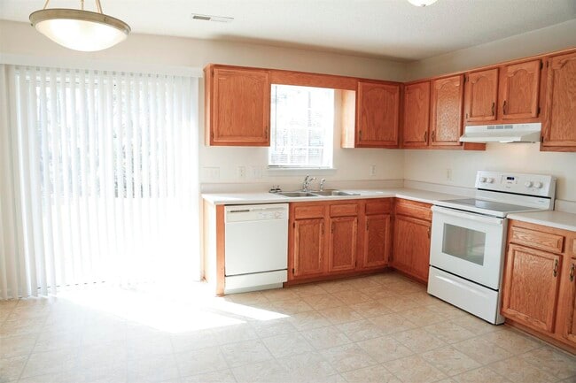 Photo - 121 W Ivybridge Dr