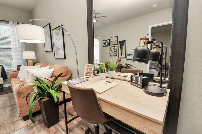 Photo - 5455 Richmond Ave.