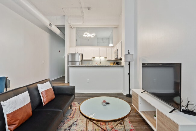 Photo - 125 W Market St Unit ID1035270P