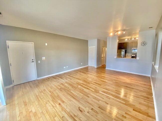 Photo - 907 S Lytle St Unit 101