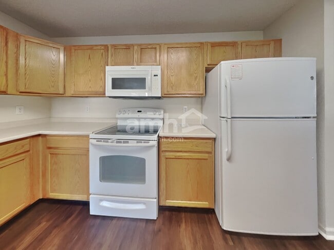 Photo - 10167 Hatherley Way