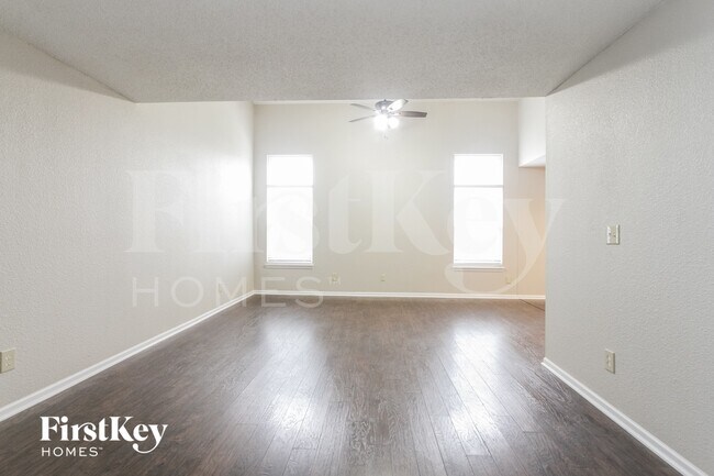 Photo - 8145 Maple Stream Ln