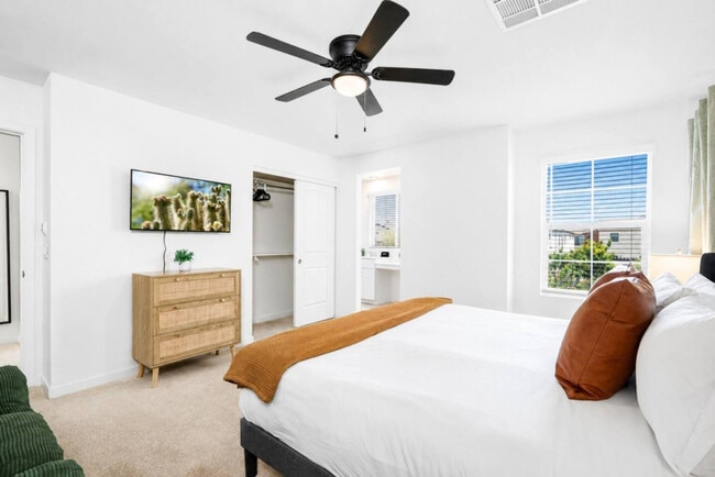 Photo - 815 E Roma Ave Unidad SI ID1581537P