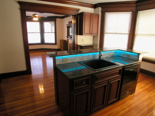 Photo - 454 Hamilton St