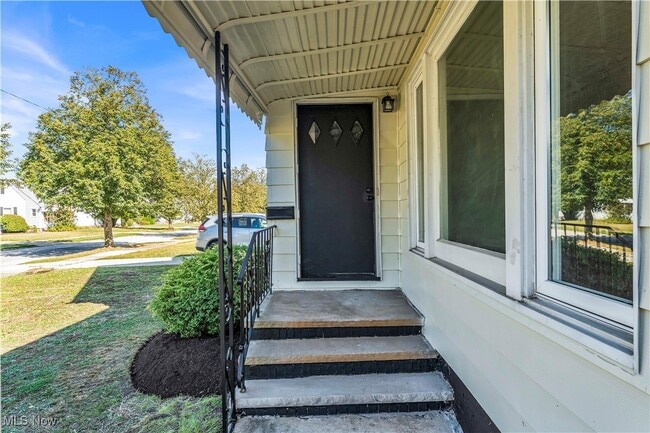 Photo - 24330 Glenforest Rd