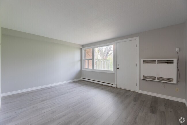 2BR, 1BA - 1,000SF - Living Room - Brookside Park