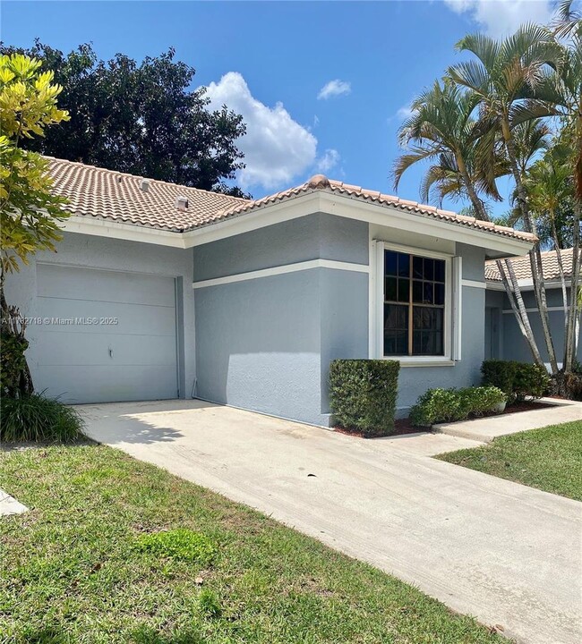 Building Photo - Great Villa in Boynton Beach