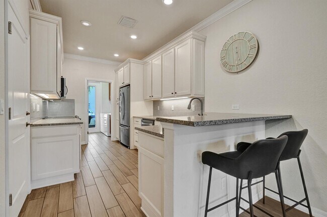 Photo - 1300 Eucalyptus Dr