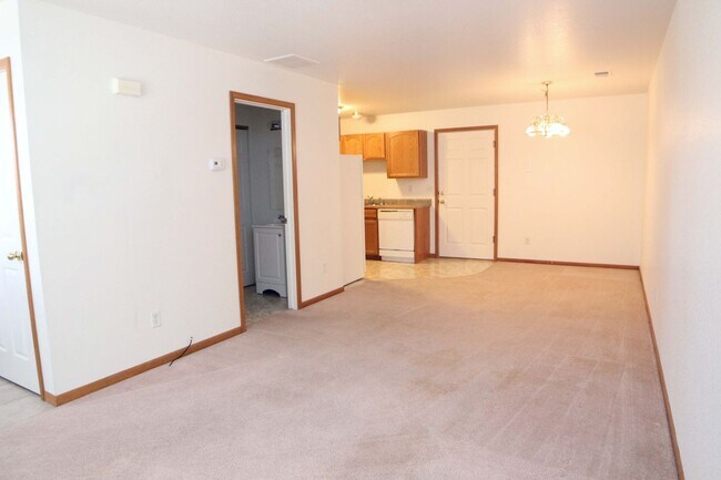 Photo - 3380 Saratoga St